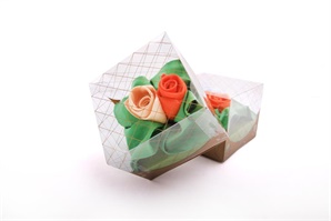 LAST PIECES IN STOCK! Gift set of adjusted quality ladies' handkerchiefs in the box to imitate roses - 3 pcs ( code L 05 )