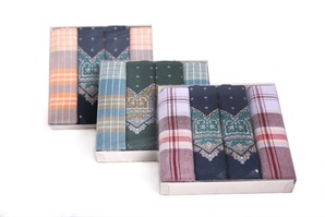 A set of two printed and two working handkerchiefs in box - 4 pcs. ( code M08 )
