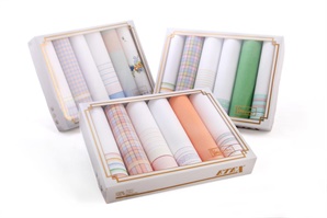 A set of ladies´ handkerchiefs of different designs in a traditional box Vassini - 6 pcs. ( code L19 )