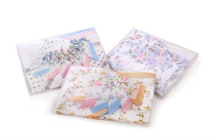 A set printed ladies´ handkerchiefs in a box - 6 pcs. ( code L03 )